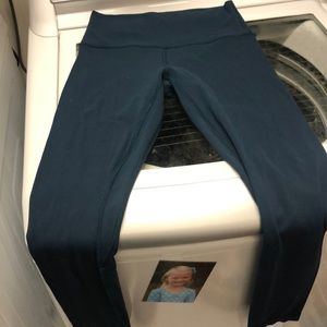Lululemon size 6 worn2x EUC 25 inch align pants